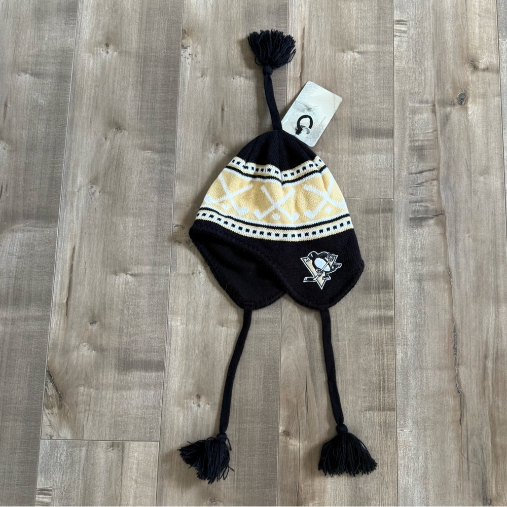 NEW Pittsburgh Penguins‎ Hat Kids NHL Black Tassels Fan Favorite Nordic Hockey